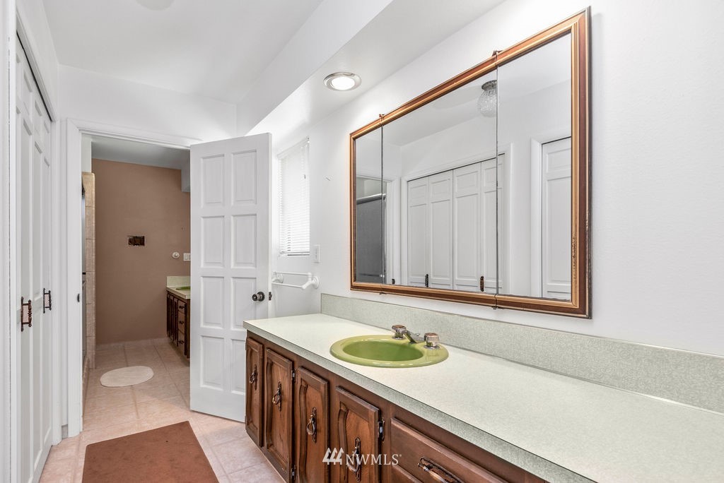 4444 Poplar Way Longview, WA 98632 - Photo 14 of 25 Gallery Image 14