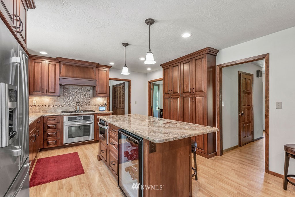 4444 Poplar Way Longview, WA 98632 - Photo 4 of 25 Gallery Image 4