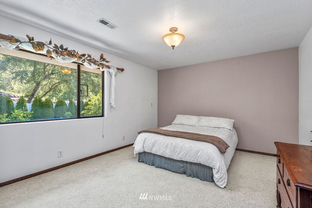 4444 Poplar Way Longview, WA 98632 - Photo 8 of 25 Gallery Image 8