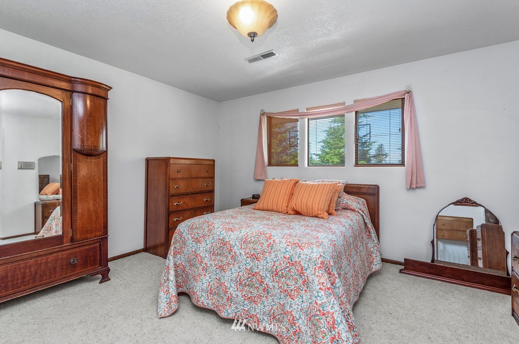 4444 Poplar Way Longview, WA 98632 - Photo 9 of 25 Gallery Image 9
