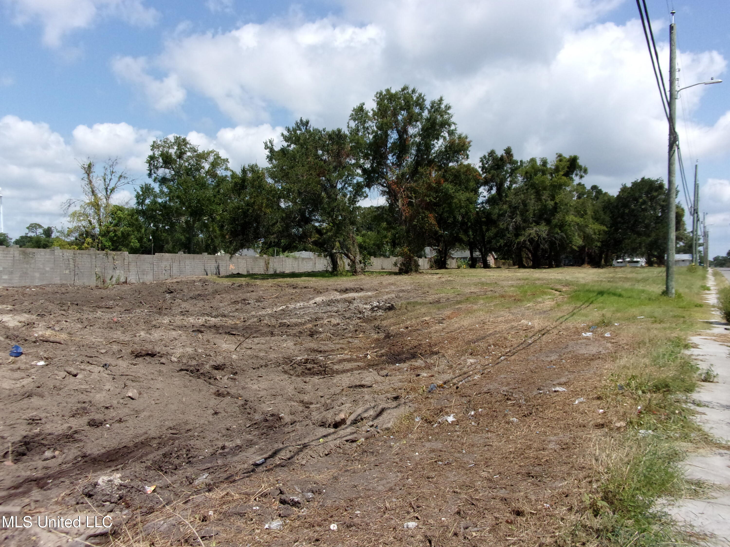 380 Porter Avenue Biloxi, MS 39530 - Photo 11 of 11 100_0163