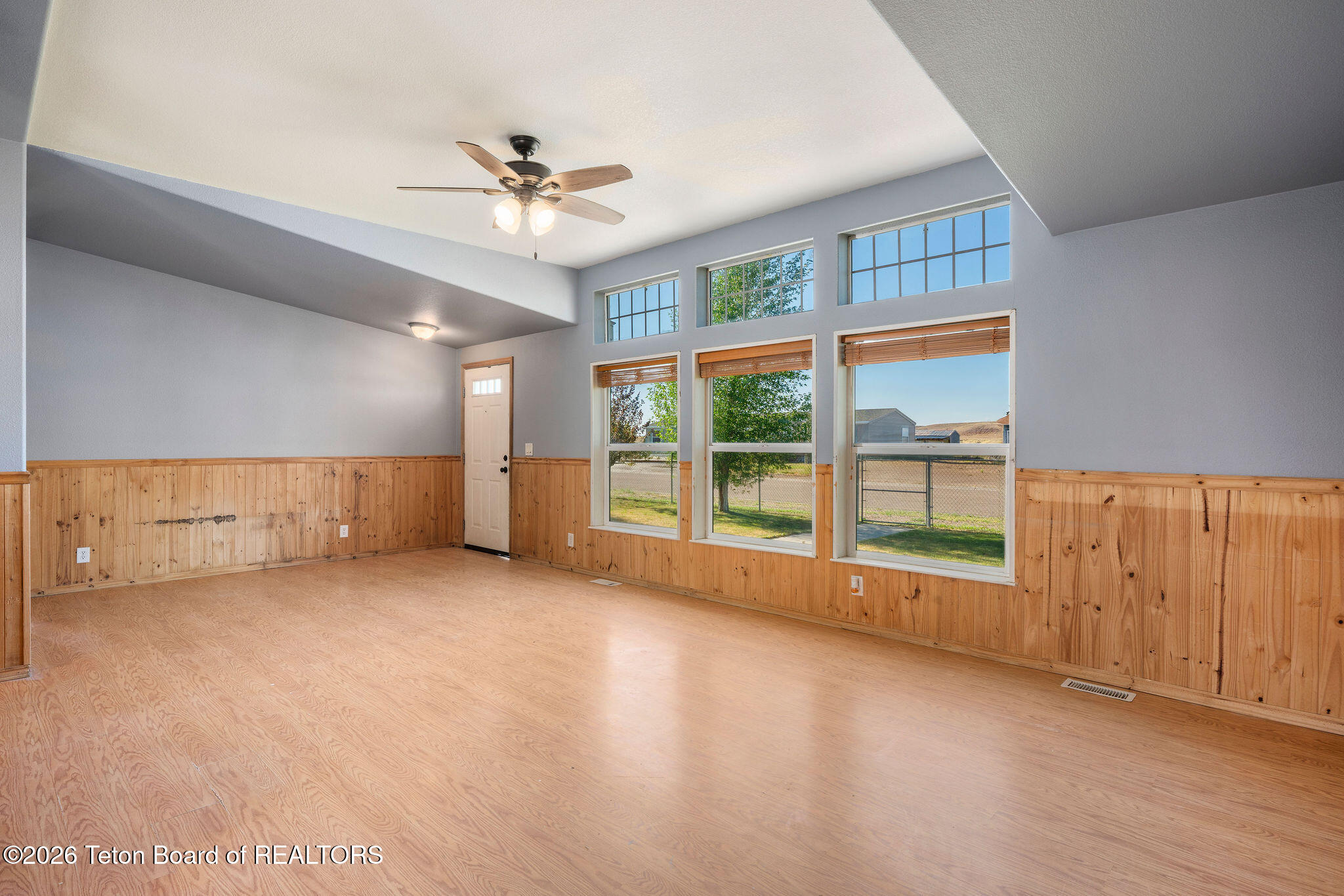 14 13th Street Marbleton, WY 83113 - Photo 3 of 23 Living Area