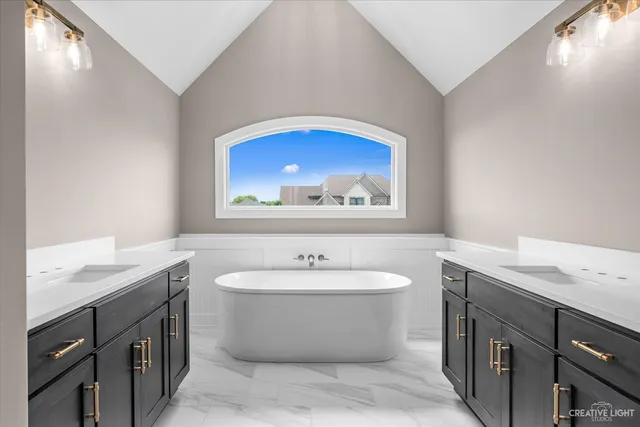 $750,000 | 483 Deerfield Drive, Oswego, IL 60543