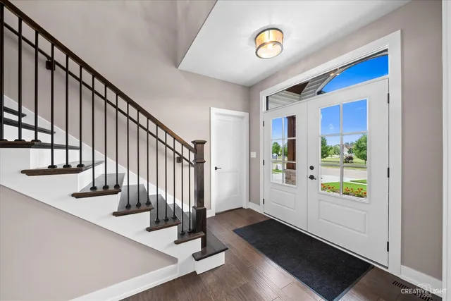 $750,000 | 483 Deerfield Drive, Oswego, IL 60543