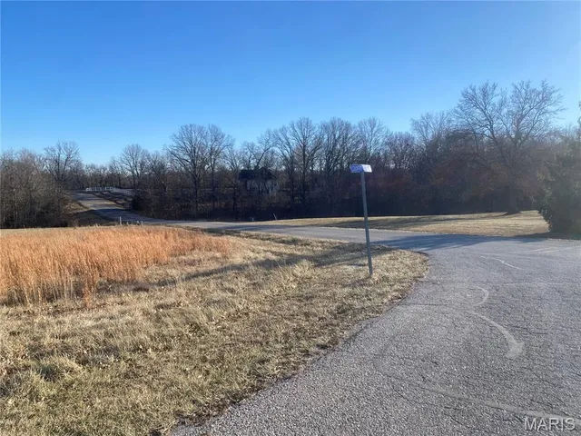 $65,000 | 2 Country Ridge Trail, Hawk Point, MO 63349