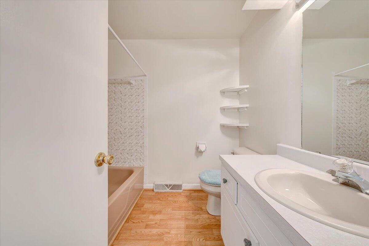 5032 Bruceton Road Southwest Roanoke, VA 24018 - Photo 13 of 44 13-MIB00660