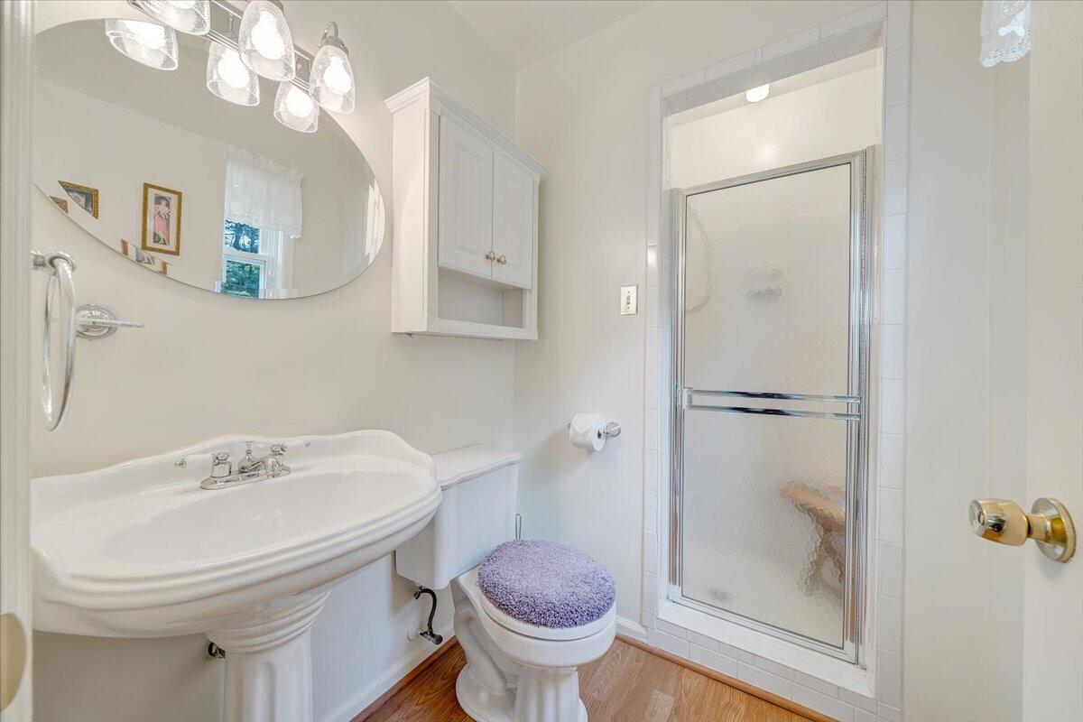 5032 Bruceton Road Southwest Roanoke, VA 24018 - Photo 23 of 44 Primary ensuite