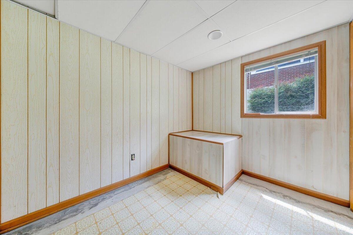 5032 Bruceton Road Southwest Roanoke, VA 24018 - Photo 27 of 44 Downstairs bonus room