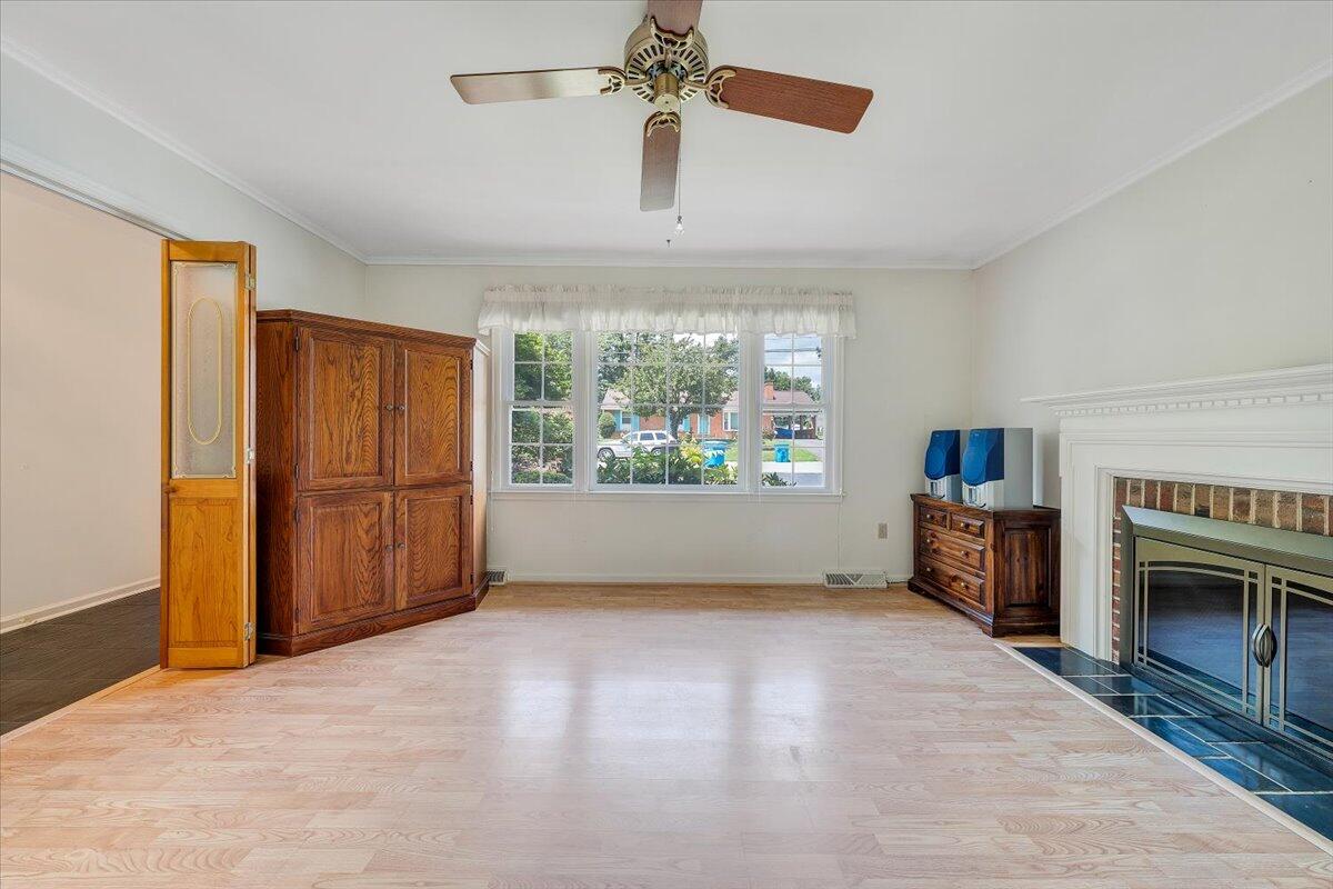 5032 Bruceton Road Southwest Roanoke, VA 24018 - Photo 3 of 44 03-MIB00645