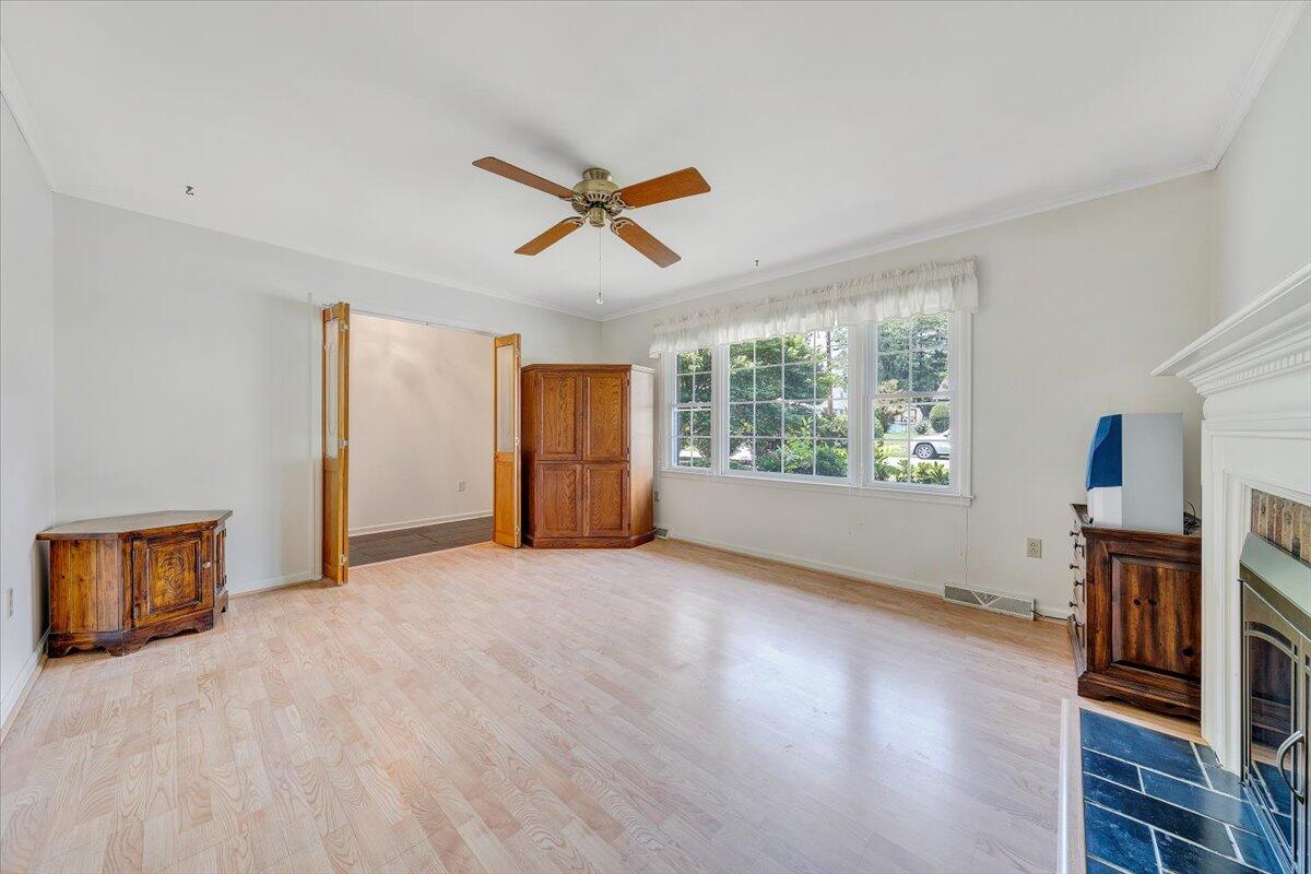 5032 Bruceton Road Southwest Roanoke, VA 24018 - Photo 4 of 44 04-MIB00648