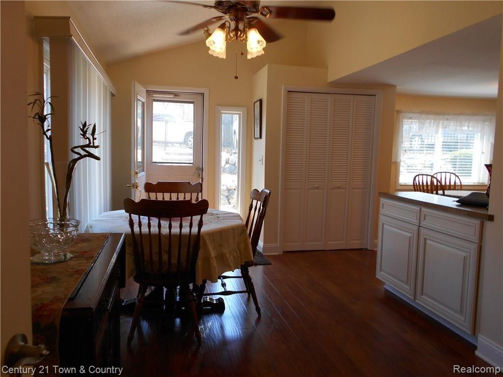 3210 Lexington Road Waterford, MI 48328 - Photo 3 of 39 Open Dinning with wood floors