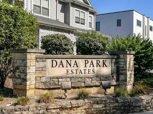 $1,425,000 | 3112 Cara Lane, Oak Brook, IL 60523
