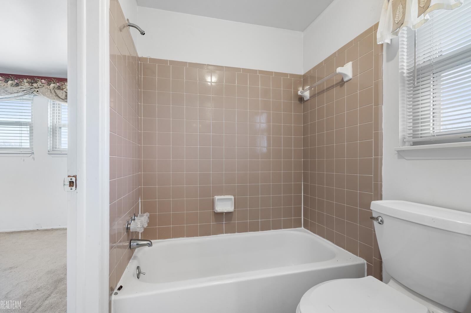 47447 Royal Road Macomb, MI 48044 - Photo 25 of 37 50163392-5584a19a-8330-4315-a658-fe4cb2b49af5.JPG