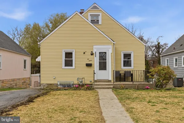 $299,999 | 212 Mackenzie Avenue, Prospect Park, PA 19076