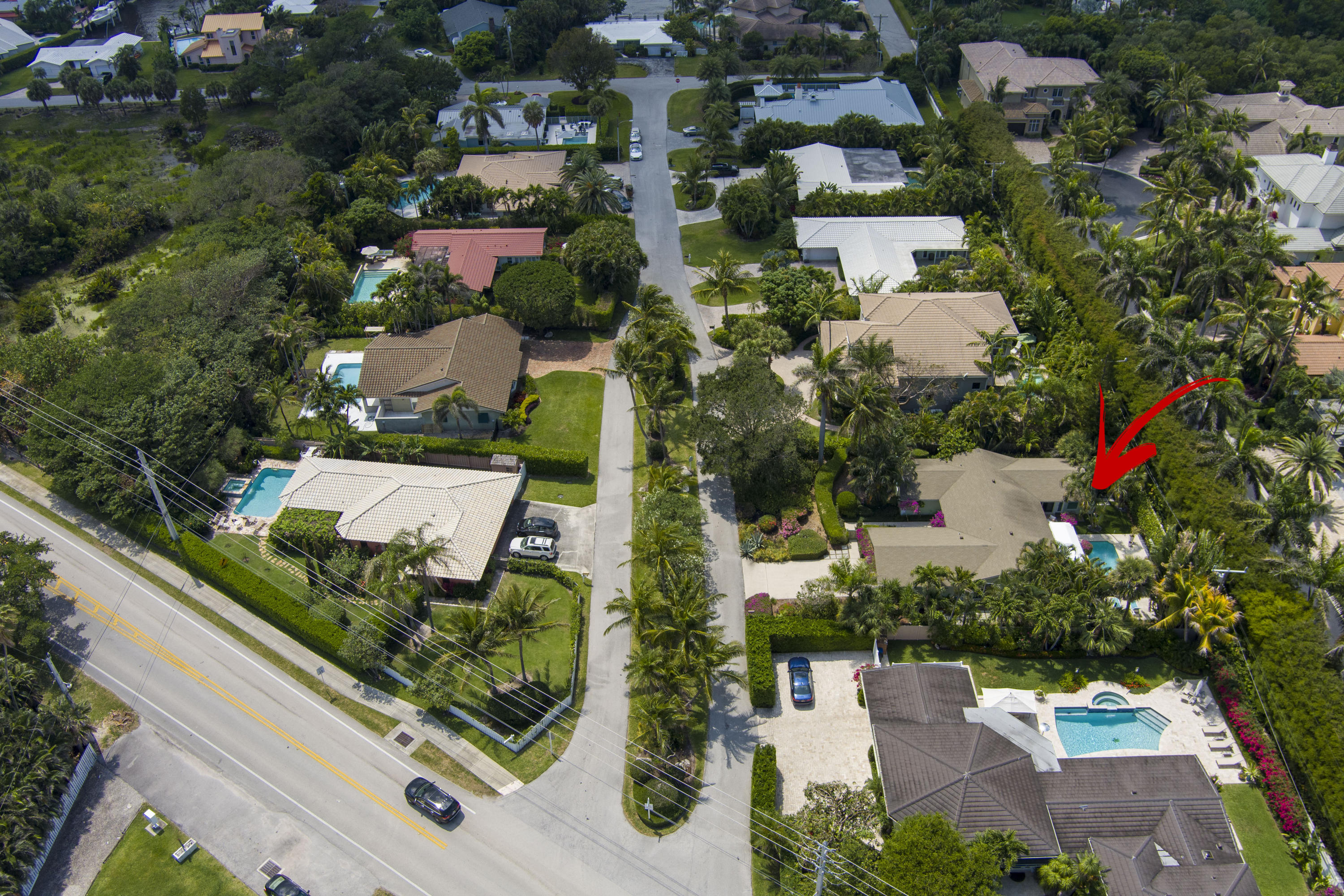 8 Ridge Boulevard Ocean Ridge, FL 33435 - Photo 9 of 51 Arrow1