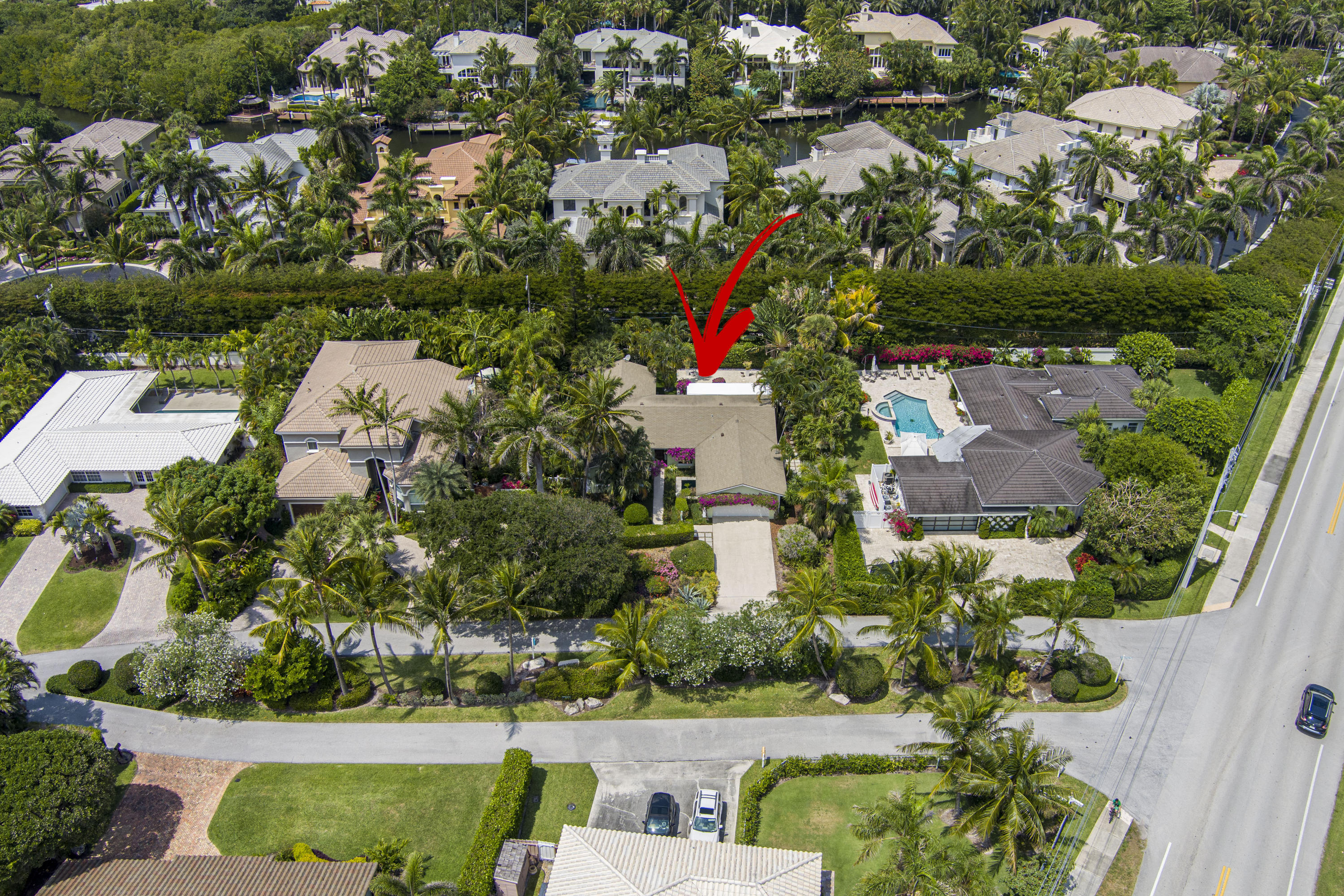 8 Ridge Boulevard Ocean Ridge, FL 33435 - Photo 10 of 51 arrow4
