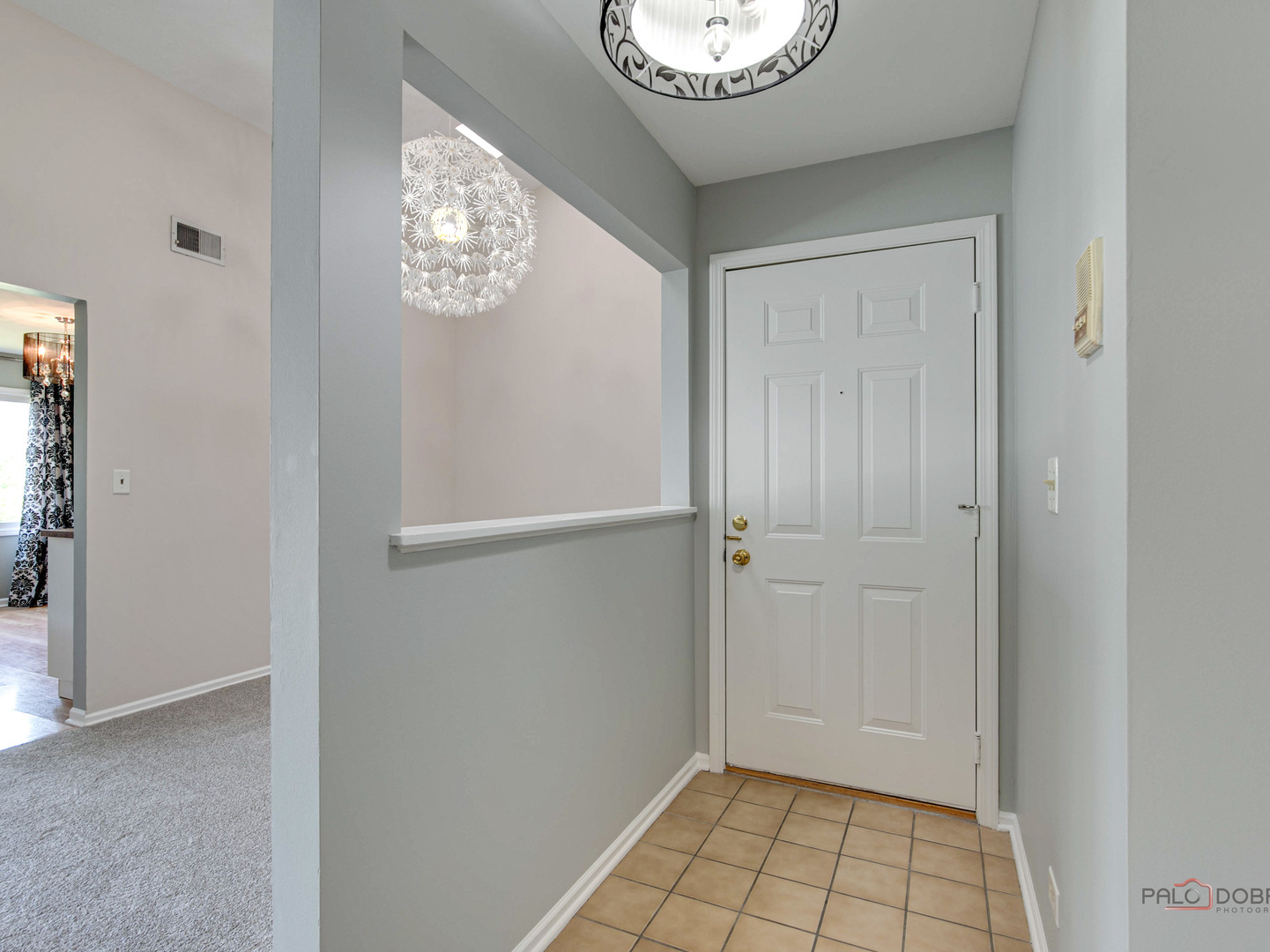 1082 Pine Tree Circle North, Unit 1082 Buffalo Grove, IL 60089 - Photo 4 of 26 a view of an empty room