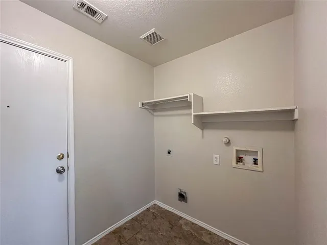 a view of utility room