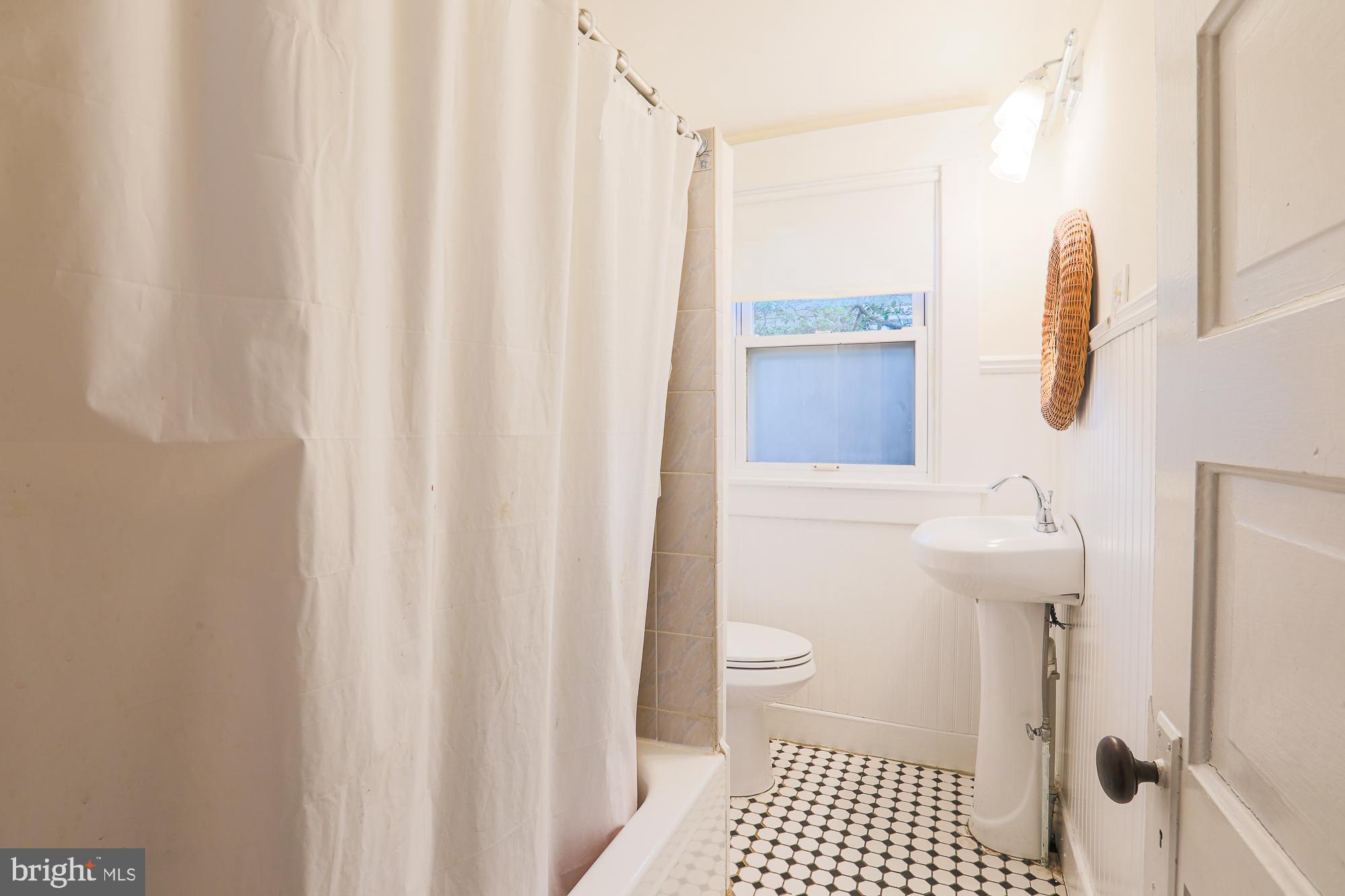 2705 Cheswolde Road Baltimore, MD 21209 - Photo 10 of 23 Gallery Image 10
