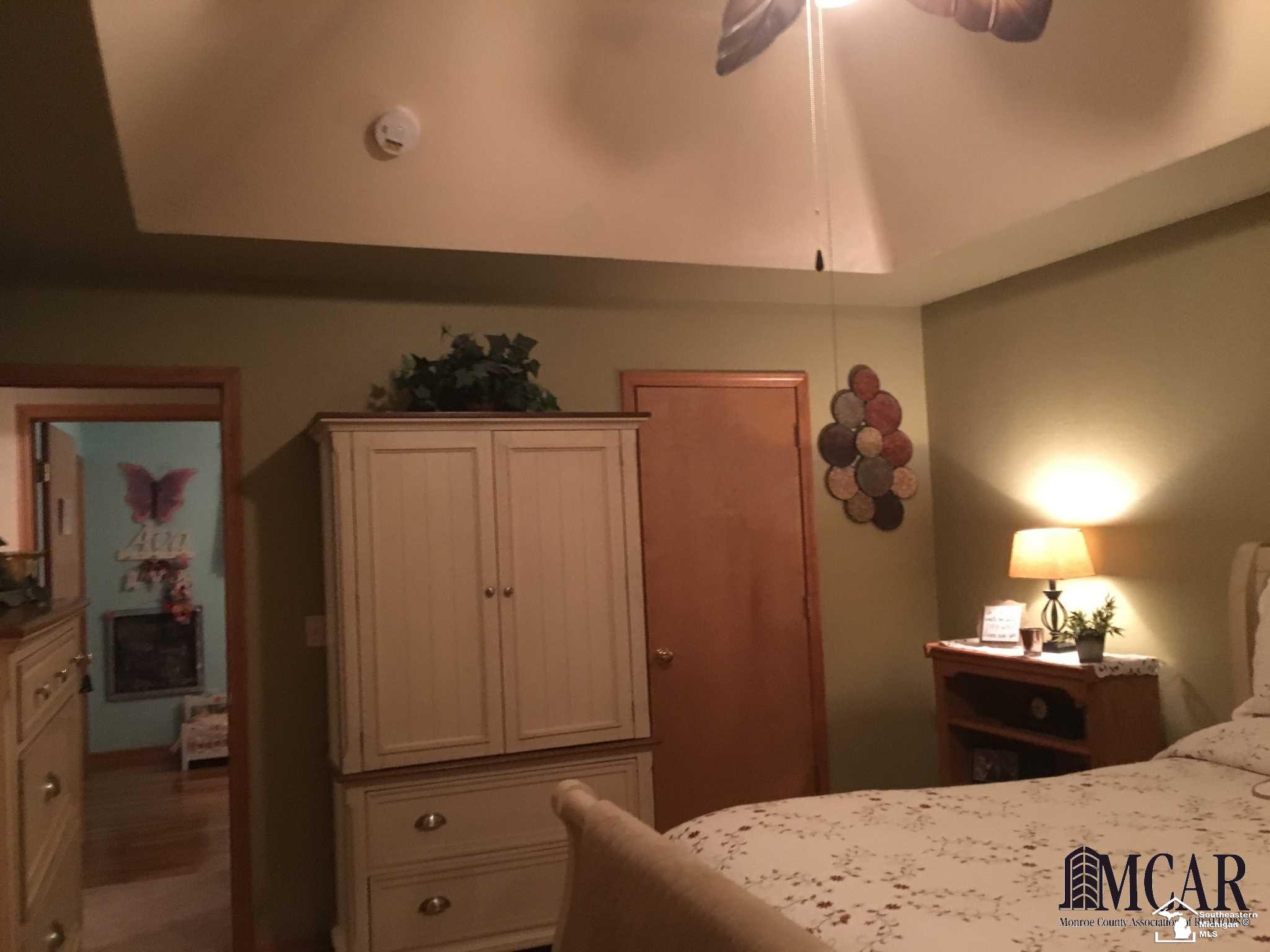 968 Eagle Ridge Trail Temperance, MI 48182 - Photo 26 of 44 21408157-25.JPG