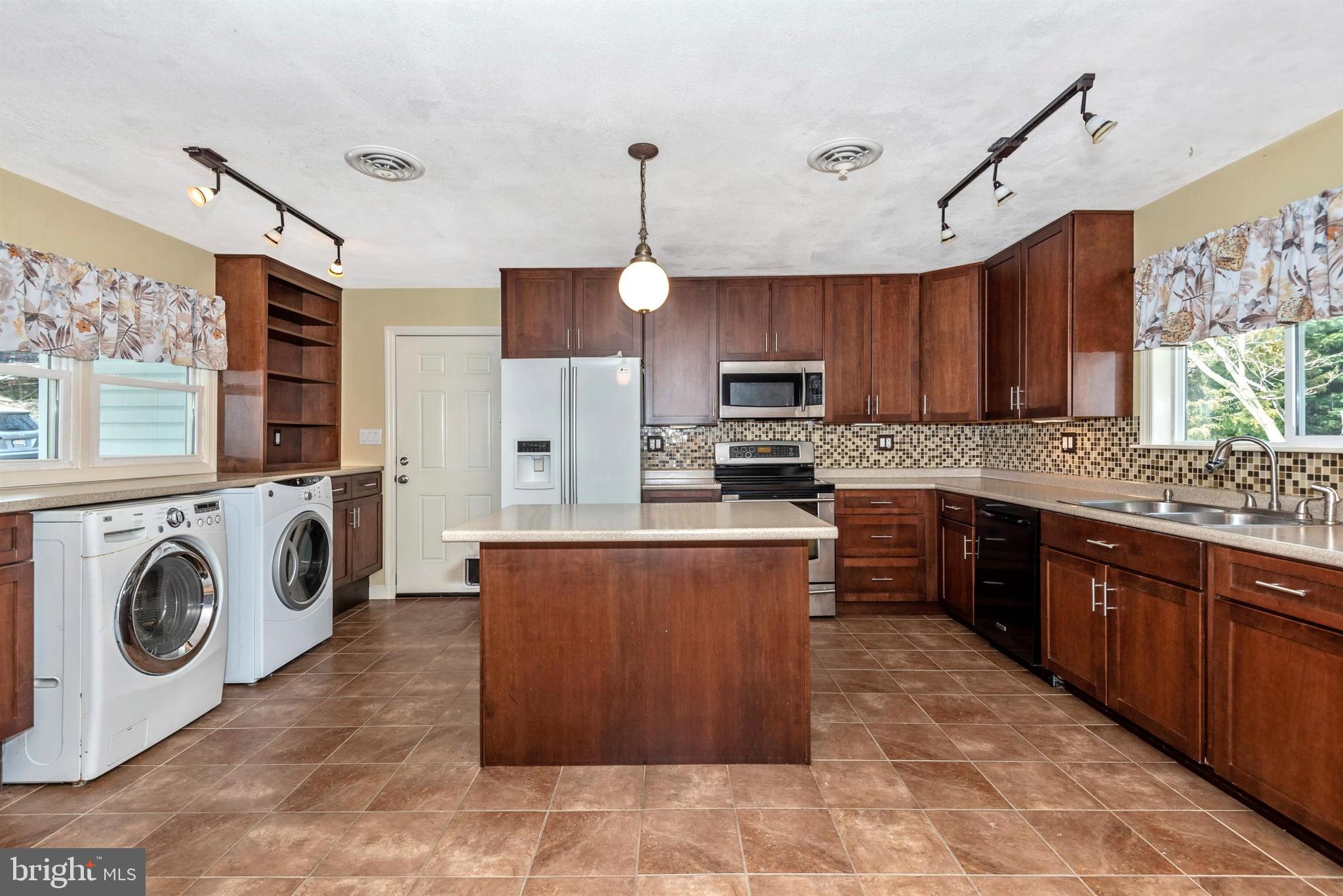 2532 Point Of Rocks Road Knoxville, MD 21758 - Photo 5 of 45
