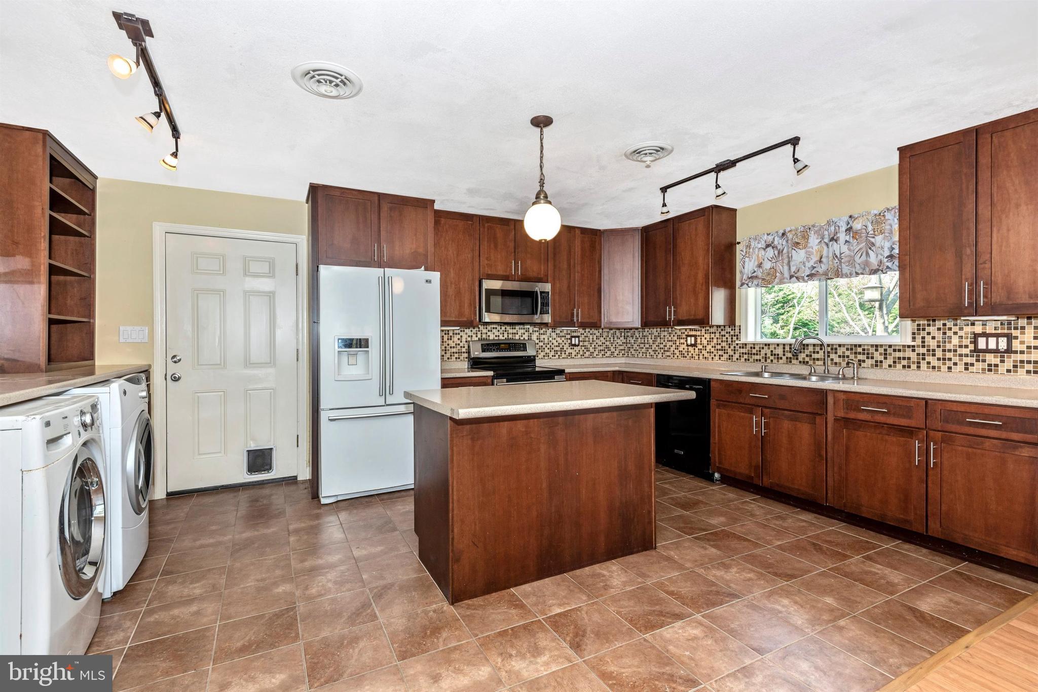 2532 Point Of Rocks Road Knoxville, MD 21758 - Photo 6 of 45 Beautiful Backsplash