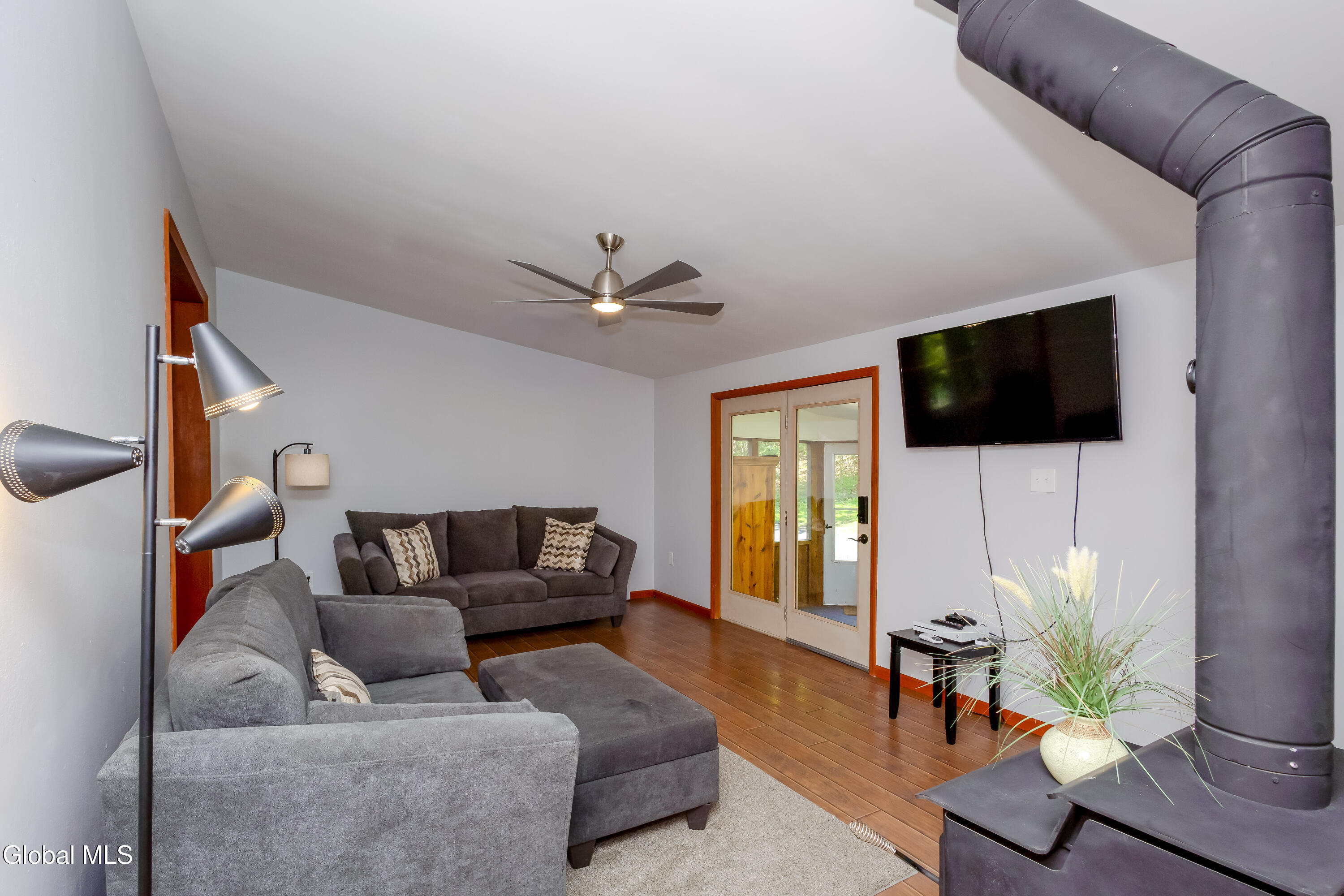 99 A Beach Road Halfmoon, NY 12065 - Photo 11 of 53 10-0D2A9696-Edit
