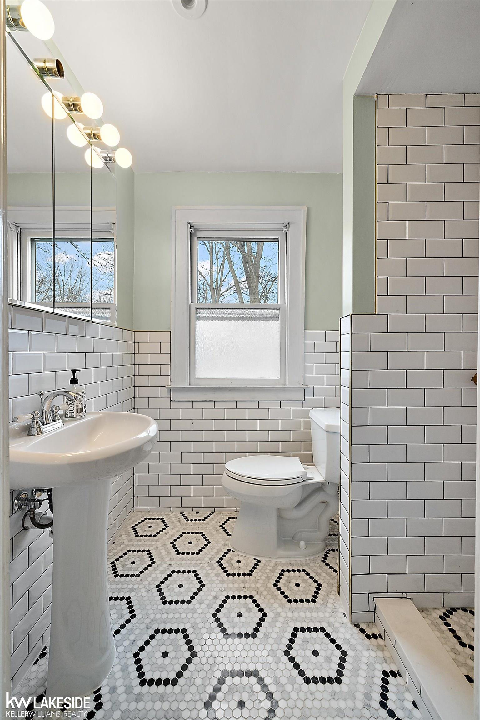 5520 Inkster Road West Bloomfield, MI 48323 - Photo 19 of 69