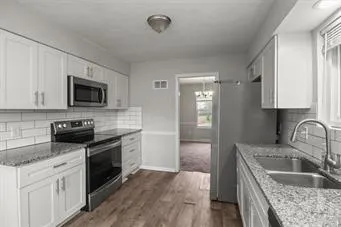 $299,000 | 1005 Southwest 23rd Street, Blue Springs, MO 64015