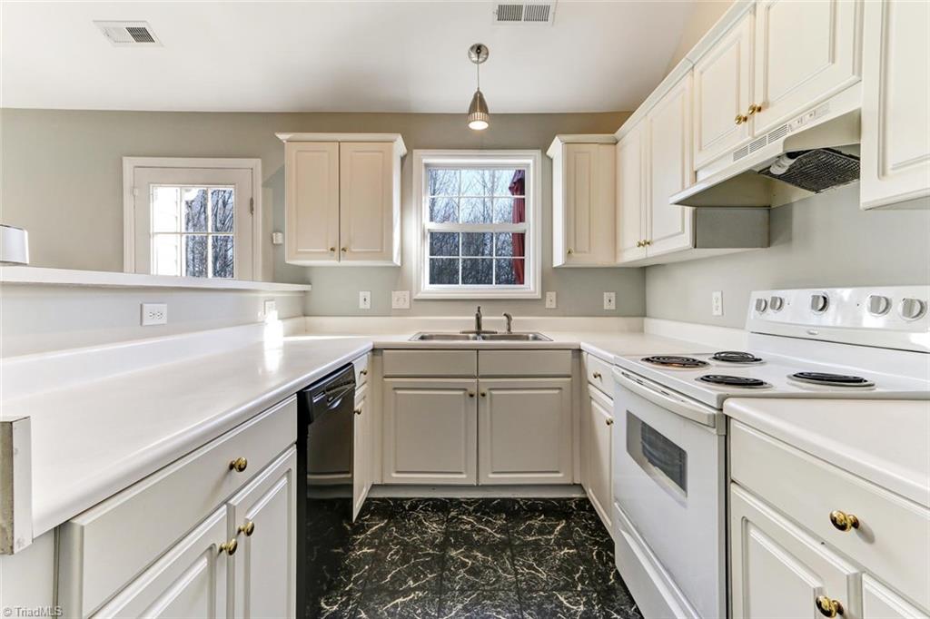 2512 Willard Road High Point, NC 27265 - Photo 9 of 30