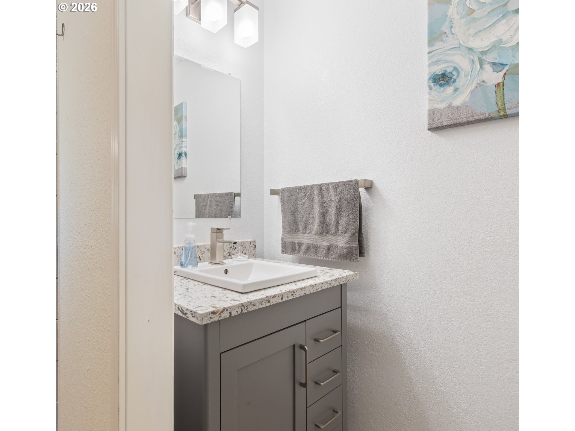 738 Elgarose Road Roseburg, OR 97471 - Photo 32 of 48 a bathroom with a sink and a mirror