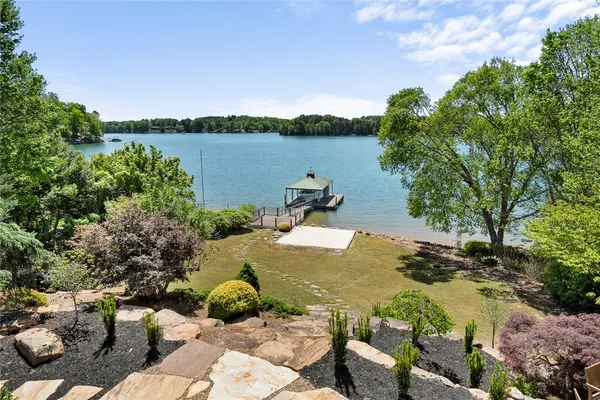 $2,650,000 | 302 Bay Hill Drive, West Union, SC 29696