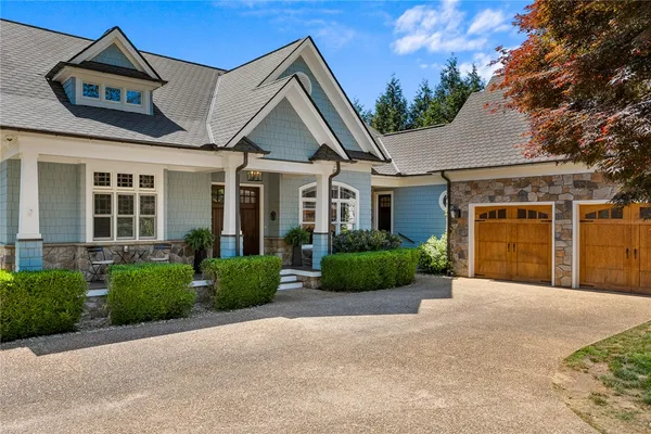 $2,650,000 | 302 Bay Hill Drive, West Union, SC 29696