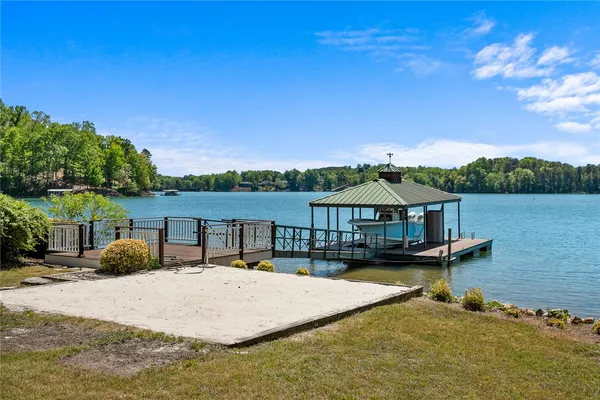 $2,650,000 | 302 Bay Hill Drive, West Union, SC 29696