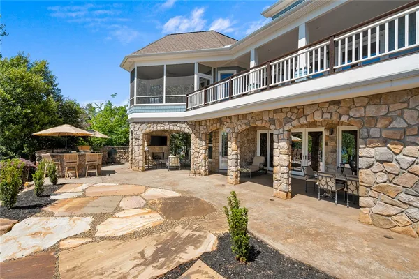 $2,650,000 | 302 Bay Hill Drive, West Union, SC 29696