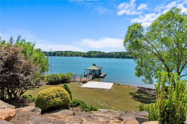 $2,650,000 | 302 Bay Hill Drive, West Union, SC 29696