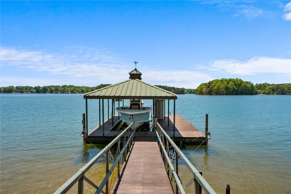 $2,650,000 | 302 Bay Hill Drive, West Union, SC 29696