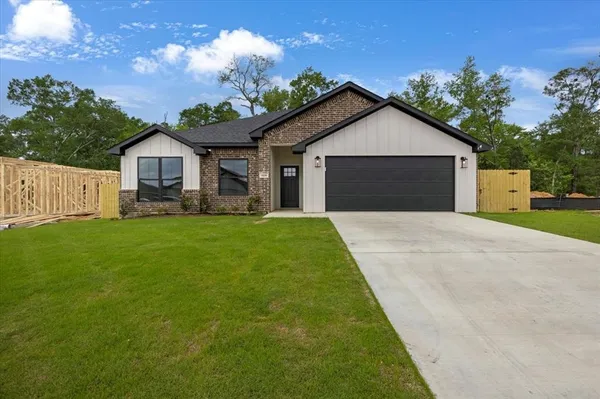 $309,560 | 16226 Crossing Circle, Lindale, TX 75771