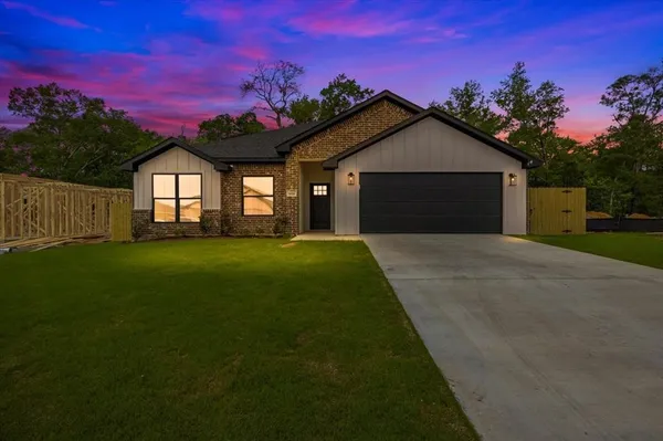 $309,560 | 16226 Crossing Circle, Lindale, TX 75771