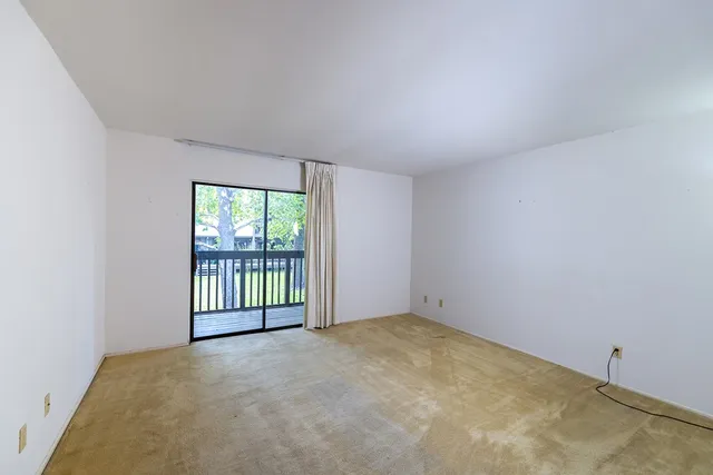 $210,000 | 1905-121 West Lane, Kerrville, TX 78028