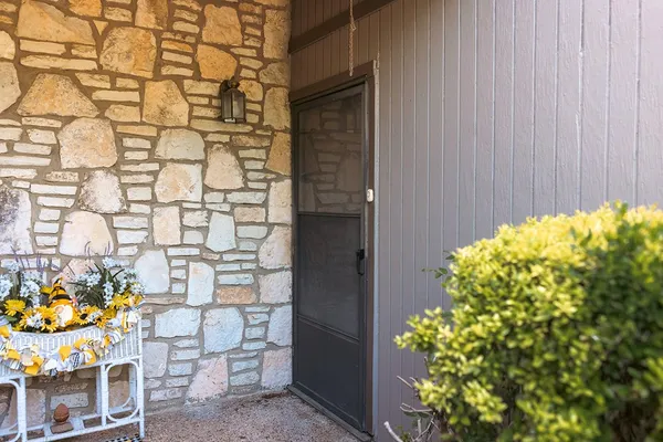 $210,000 | 1905 # 121 West Lane, Kerrville, TX 78028