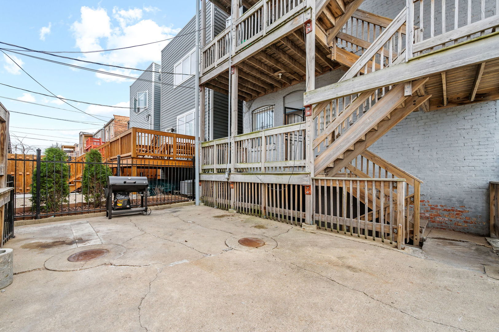 2756 West Monroe Street Chicago, IL 60612 - Photo 17 of 52 a view of staircase with a table and chairs