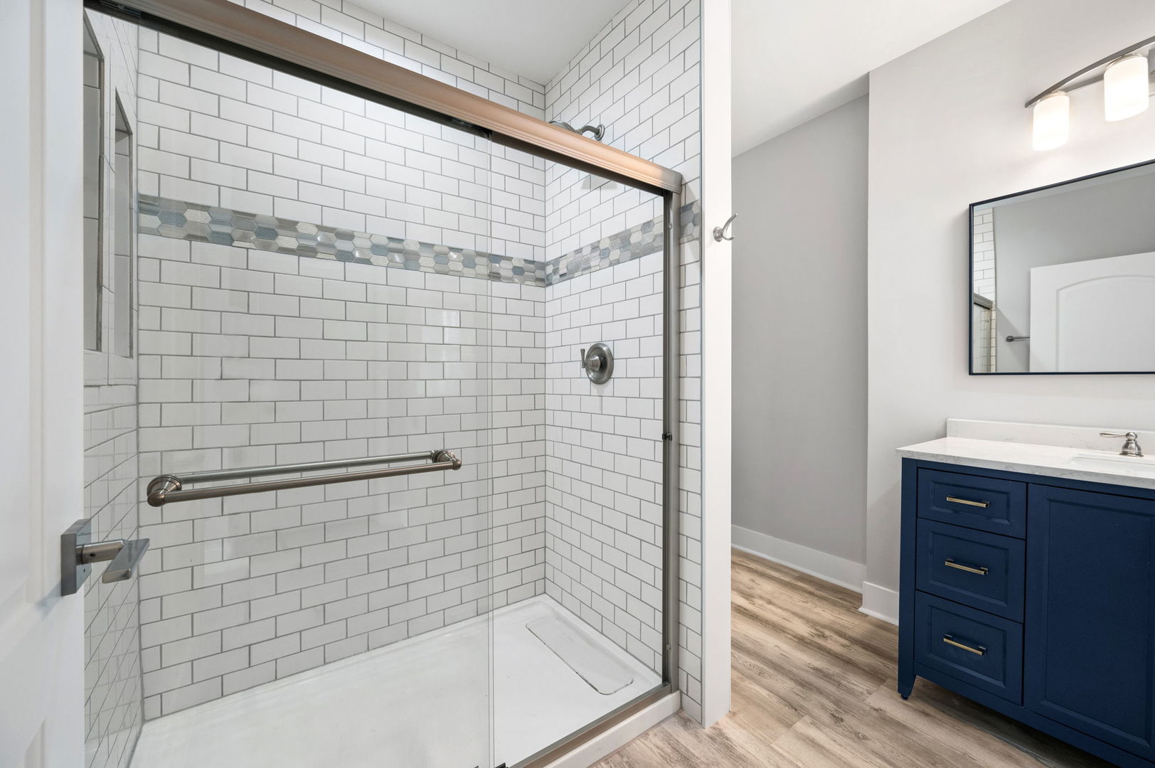 2756 West Monroe Street Chicago, IL 60612 - Photo 30 of 52 a bathroom with a bathtub and a sink