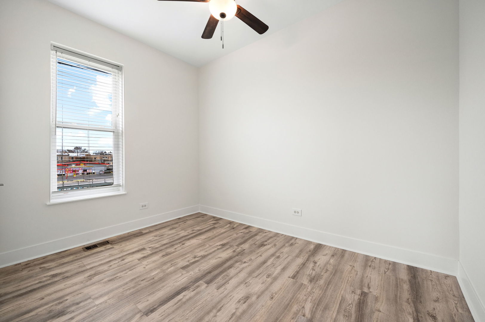2756 West Monroe Street Chicago, IL 60612 - Photo 42 of 52 an empty room with a window