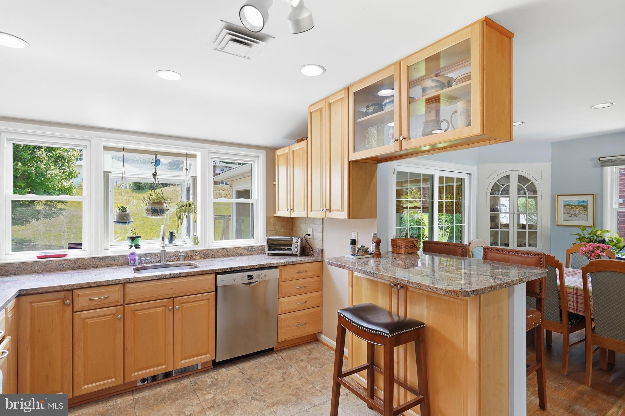 2303 Farringdon Road Baltimore, MD 21209 - Photo 13 of 36 Great Space to Prepare and Cook Holiday Meals!