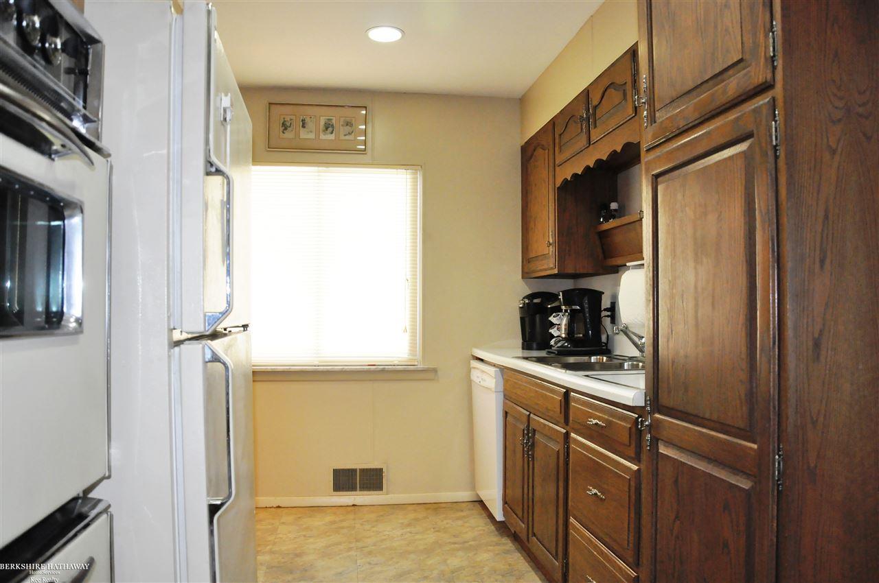523 Miller Avenue Rochester, MI 48307 - Photo 18 of 28
