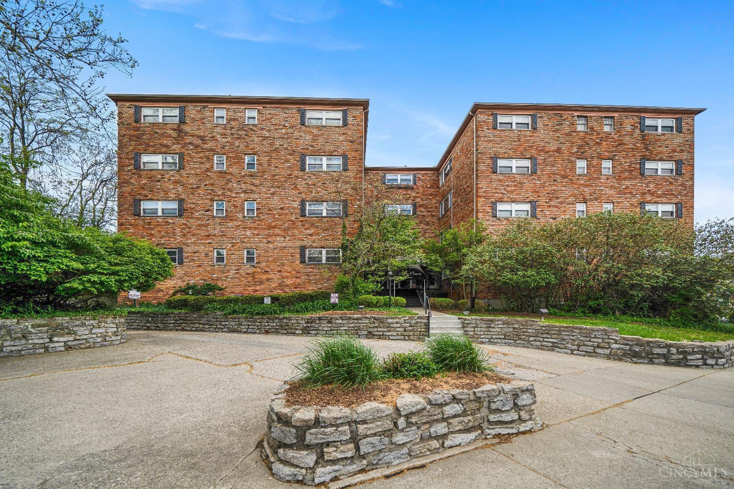 2270 Madison Road, Unit 1C Cincinnati, OH 45208 - Photo 1 of 29