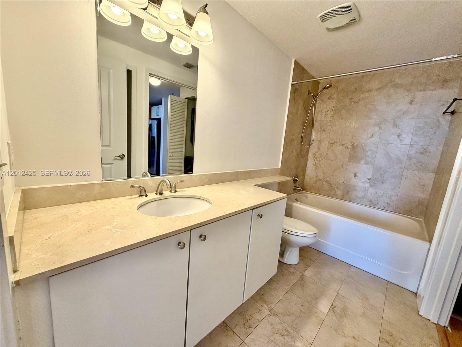 170 Southeast 14th Street, Unit 2906 Miami, FL 33131 - Photo 20 of 33