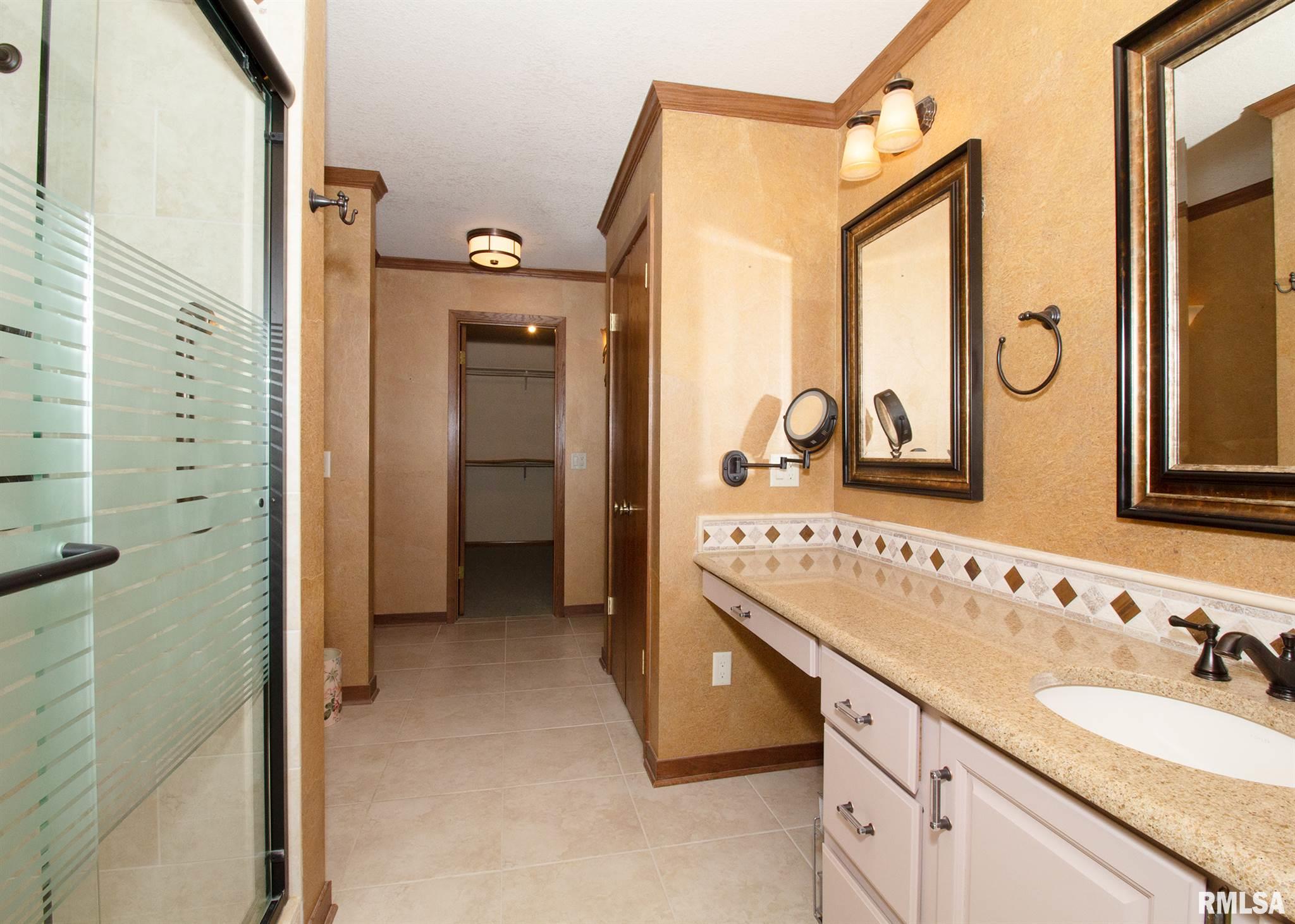 3324 East Ridge Place Bettendorf, IA 52722 - Photo 18 of 30 Gallery Image 18