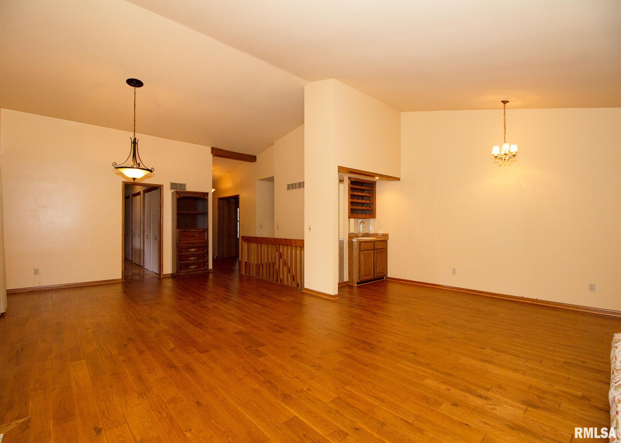 3324 East Ridge Place Bettendorf, IA 52722 - Photo 5 of 30 Gallery Image 5